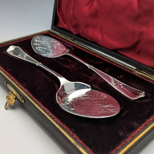 Around 1890 English antique silver plate jam spoon pair in case